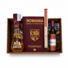 Set Cadou România Premium – Pașaport Turistic, Palincă Bran, Desfacator Vin Suvenir, Carte Poștală și Cutie Decorativă cu Obiective Turistice