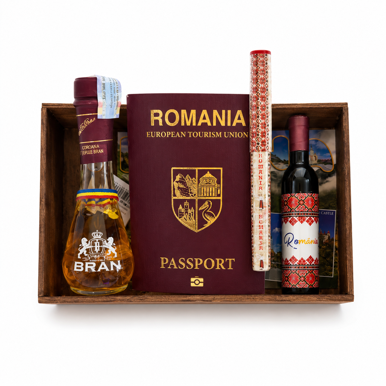 Set Cadou România Premium – Pașaport Turistic, Palincă Bran, Desfacator Vin Suvenir, Carte Poștală și Cutie Decorativă cu Obiective Turistice