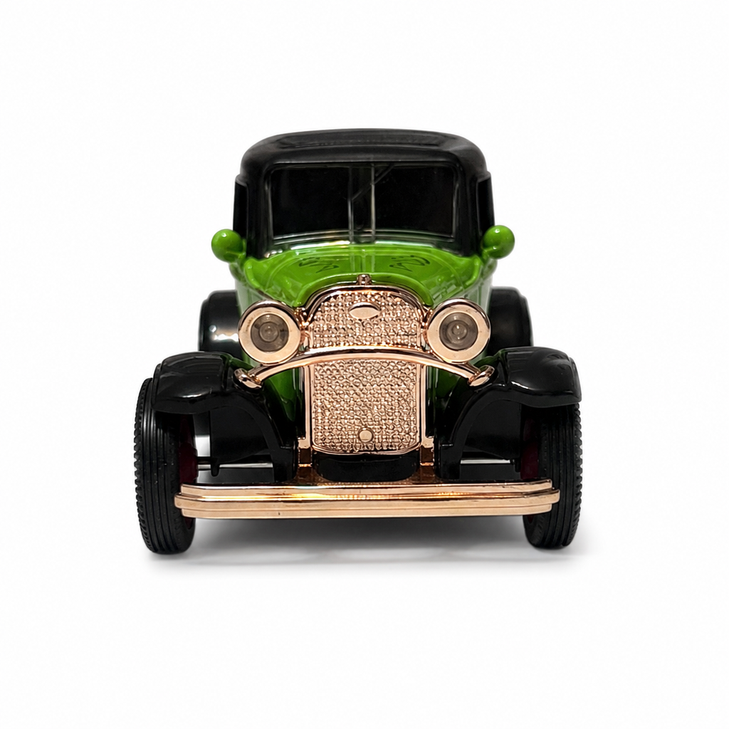 Machetă Auto Clasică 1:32 Die-Cast cu Funcție Pull-Back și Uși Mobile – Mașinuță de Colecție