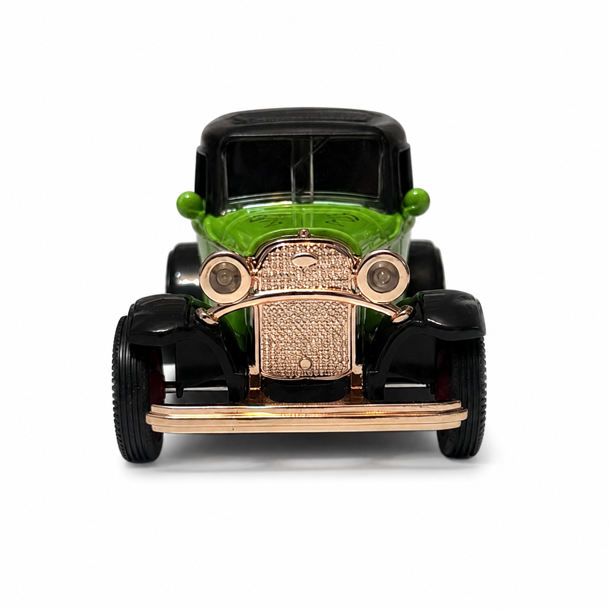 Machetă Auto Clasică 1:32 Die-Cast cu Funcție Pull-Back și Uși Mobile – Mașinuță de Colecție