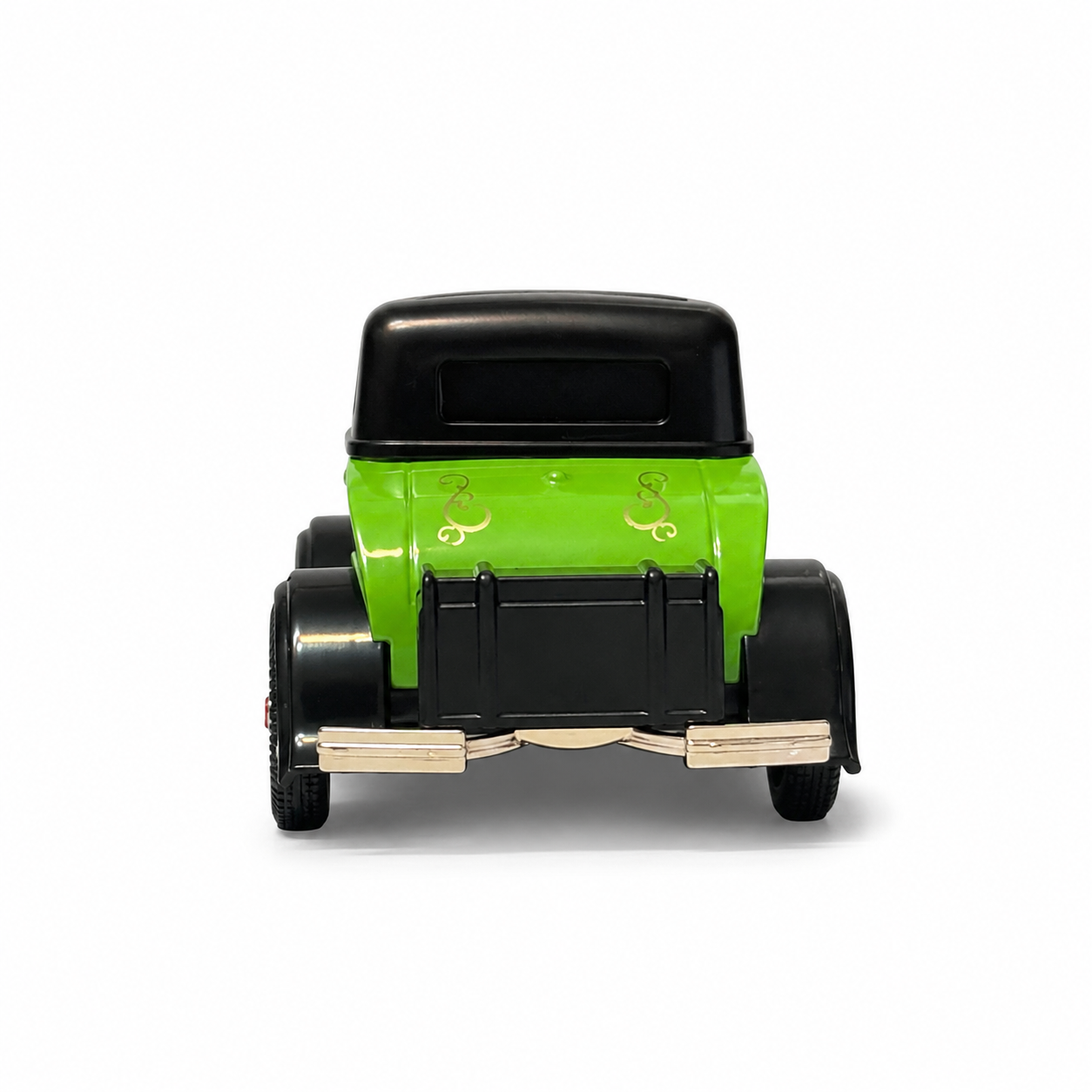 Machetă Auto Clasică 1:32 Die-Cast cu Funcție Pull-Back și Uși Mobile – Mașinuță de Colecție