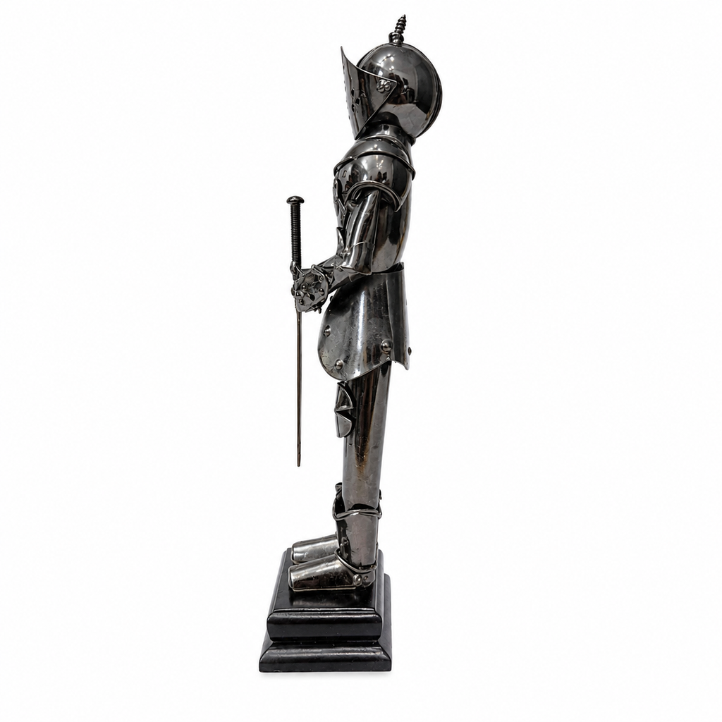 Statuetă decorativă Cavaler Medieval din metal, cu sabie și soclu, ornament pentru birou și bibliotecă