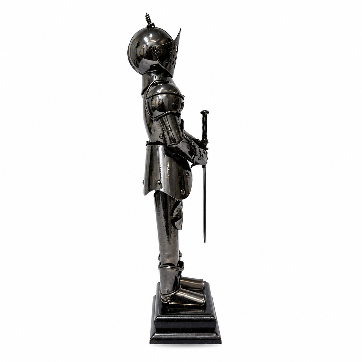Statuetă decorativă Cavaler Medieval din metal, cu sabie și soclu, ornament pentru birou și bibliotecă