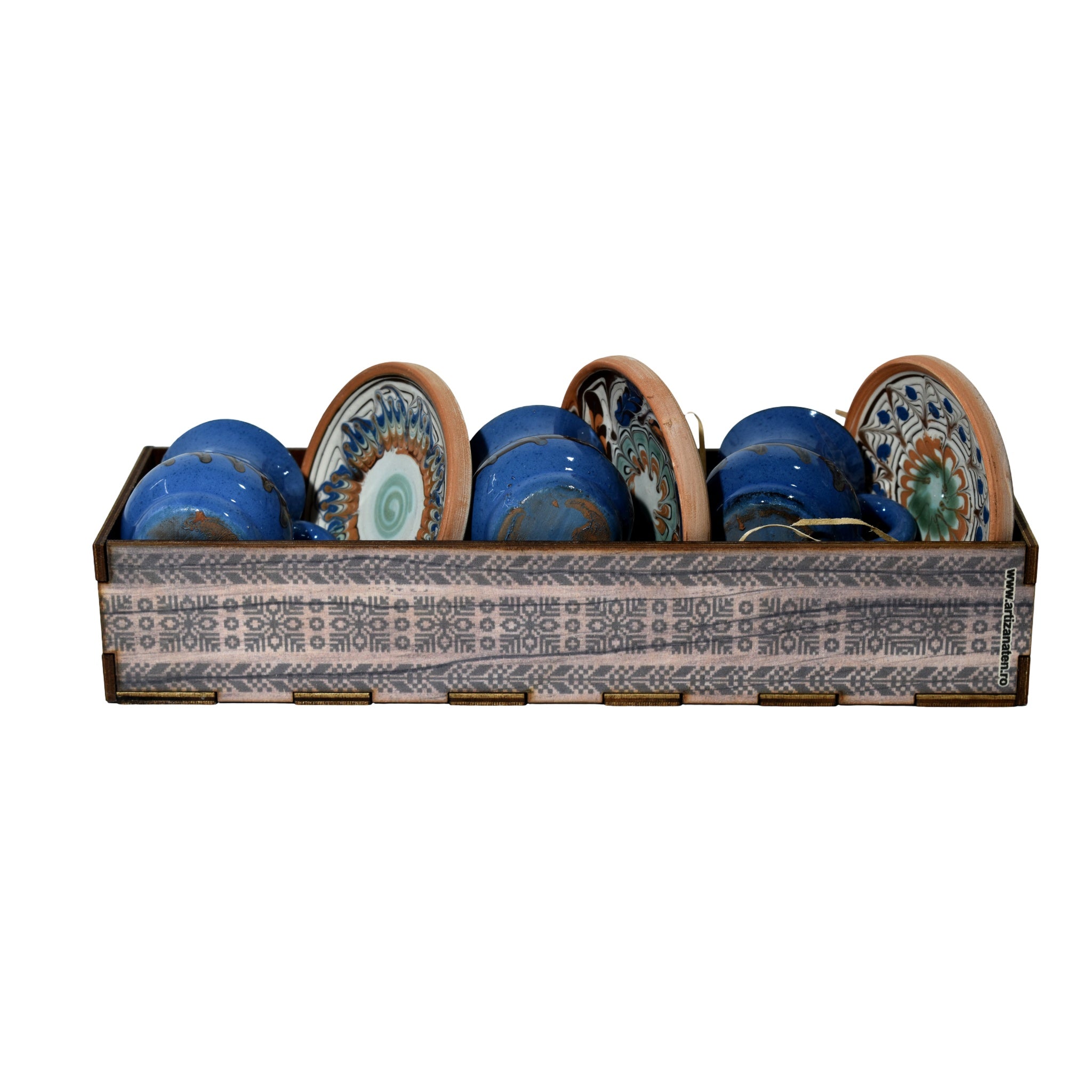 Set cești cafea ceramică de Corund pictate manual, 3 cești + 3 farfurii + cutie cadou, model tradițional autentic